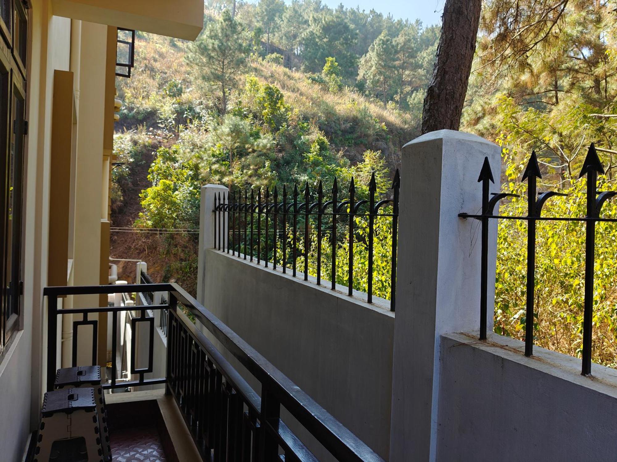 Xtsy Travellers Hostel Šillong Pokoj fotografie