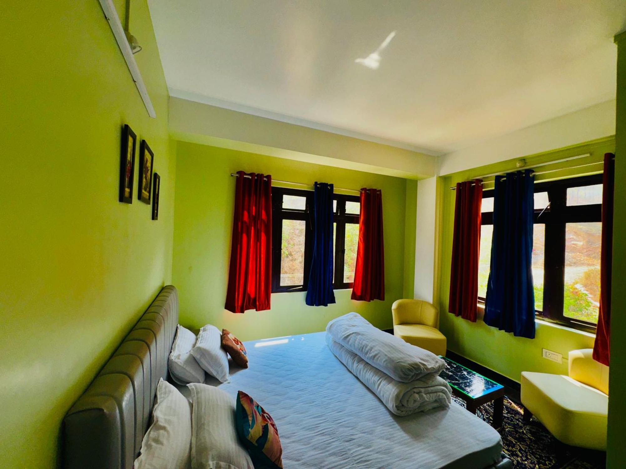 Xtsy Travellers Hostel Šillong Exteriér fotografie